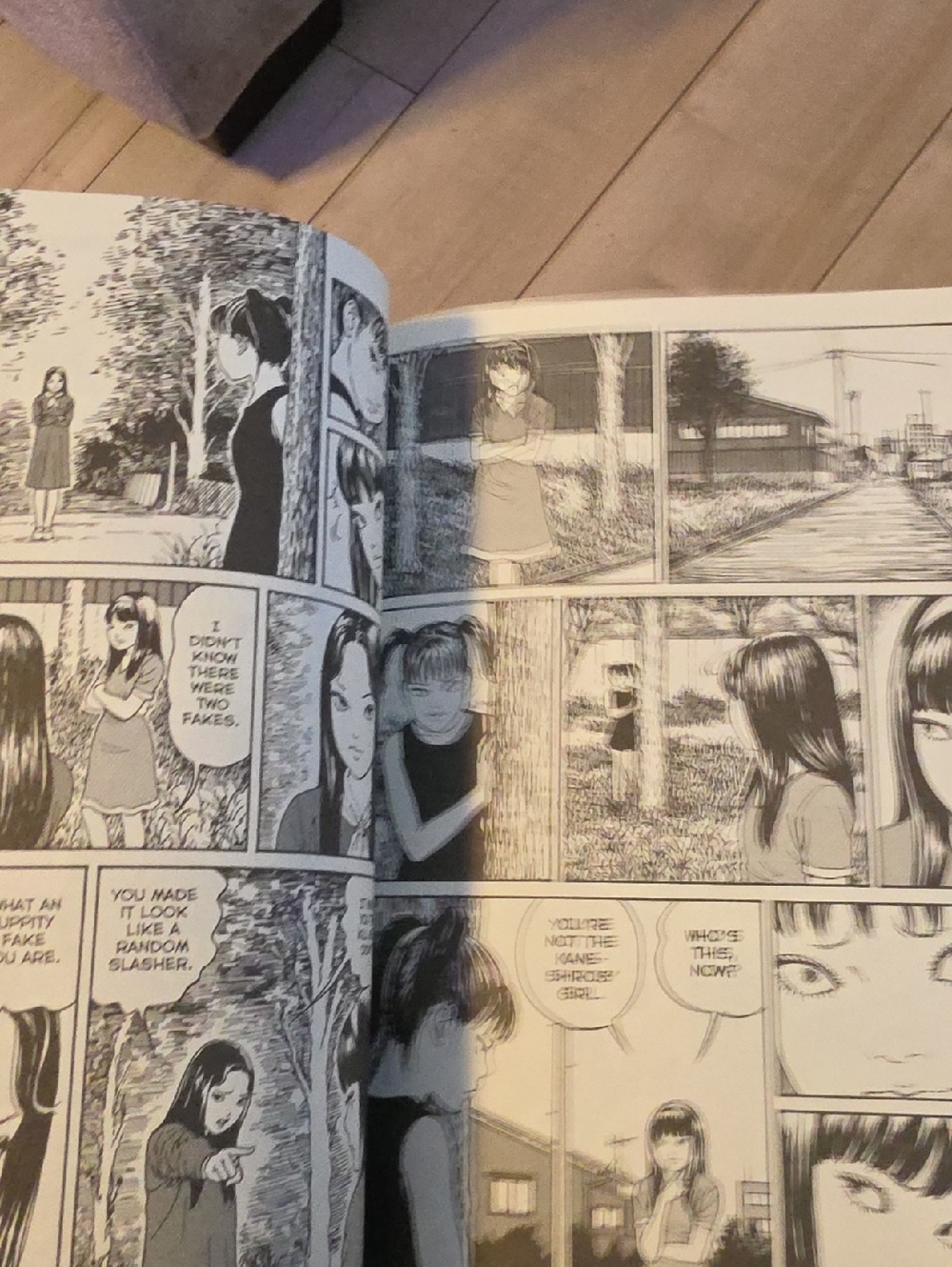 Tomie by Junji Ito Graphic Novel - Black & Red Cover - Picture 3 of 3
